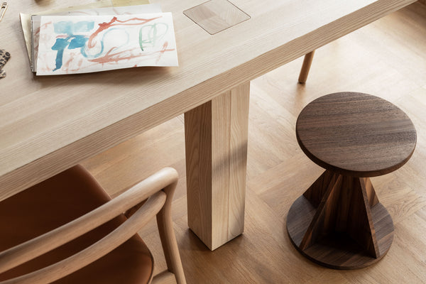 All Wood Stool Rocket Walnut by Karoline Fesser - Hem