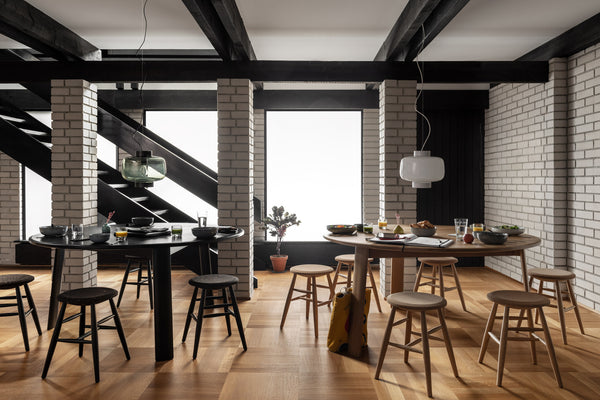 Alle Table Round Table 150 cm / 59 in Black Oak by Staffan Holm - Hem