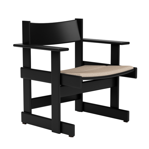 Bullnose Lounge Chair Black / Swan Seat Pad (UK)